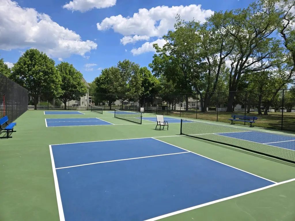 Pickleball and Tennis Court in Paynter's mill